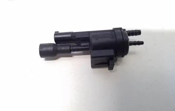 Mercedes-Benz E W212 Valve vacuum 0025401497