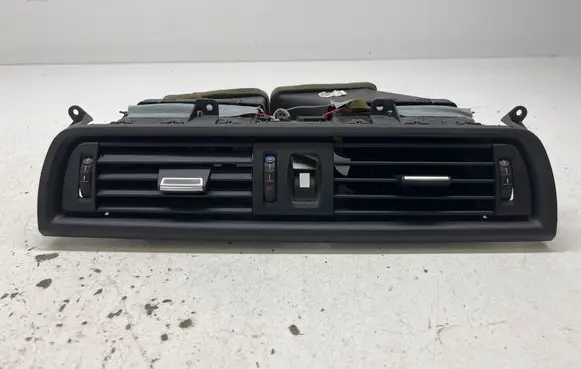 BMW 5 F10 F11 Dash center air vent grill 0762109 16828110