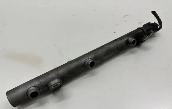Mercedes-Benz E W211 Fuel main line pipe A6420700695