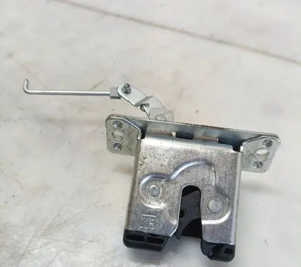 Opel Corsa C Tailgate/trunk/boot lock/catch/latch 90534769