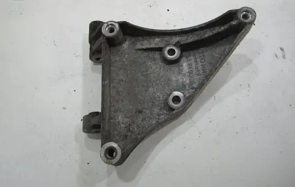 Audi A6 S6 C5 4B Engine mounting bracket 059260885F