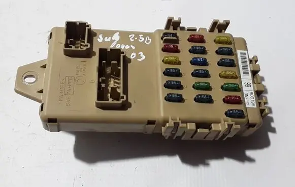 Subaru Legacy Fuse module 82201AE000