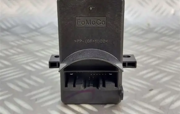 Ford Kuga III EUR ISO radio connector LJ6T-14F642-BG