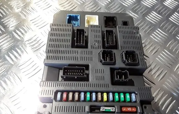 Peugeot 308 Comfort/convenience module 9663798180