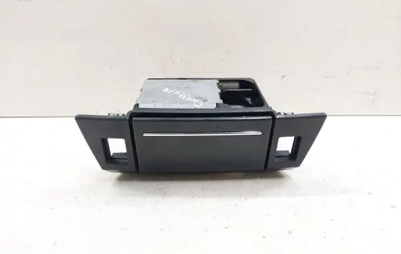 Chrysler 300 - 300C Ashtray (front) 