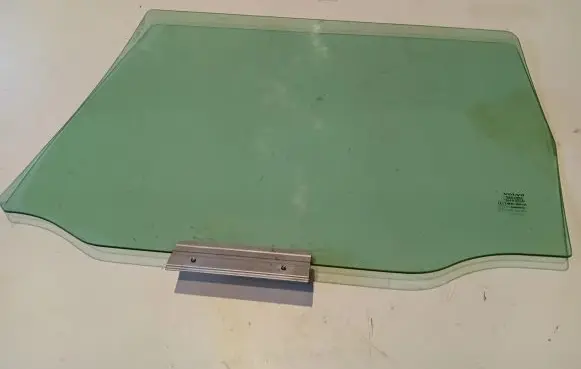 Volvo V70 Rear door window glass 49R001105 DOT57M20AS2