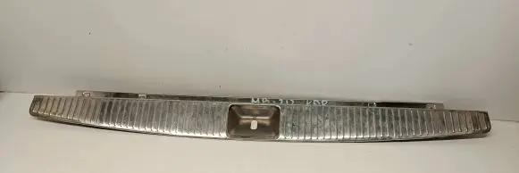 Trunk/boot sill cover protection