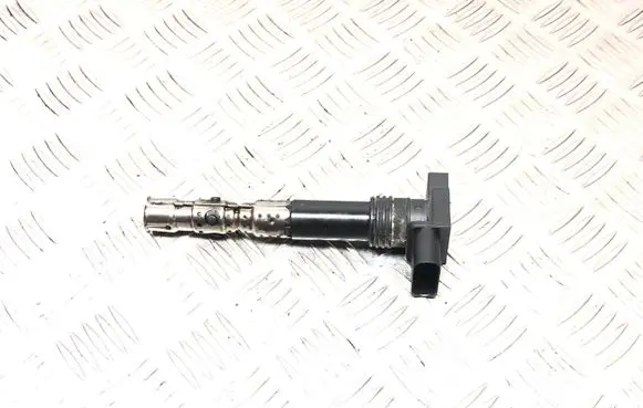 Volkswagen Polo High voltage ignition coil 03D905115E 12464ESM L1KD4C21306