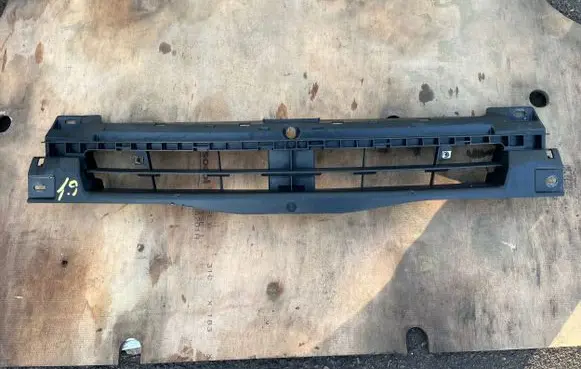 Renault Trafic II (X83) Front bumper upper radiator grill 620300102R 93857535 6092