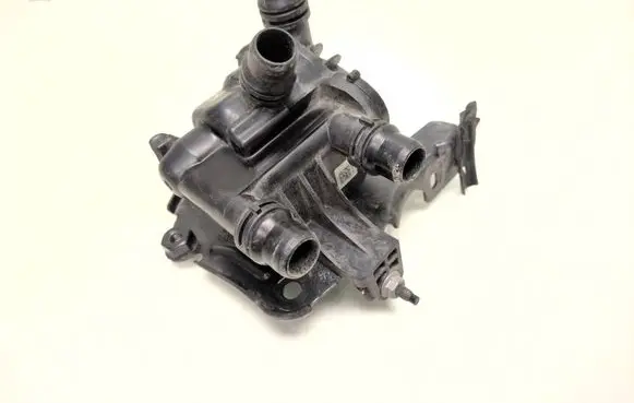 Opel Astra L Thermostat/thermostat housing 9843217680