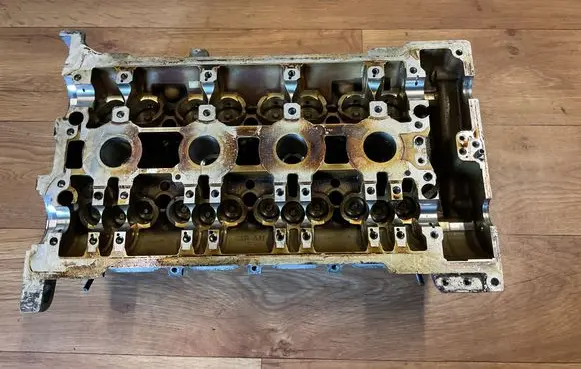 Audi A4 S4 B6 8E 8H Engine head 06B103373AR