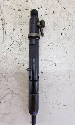 Audi A6 S6 C5 4B Fuel injector 059130201G