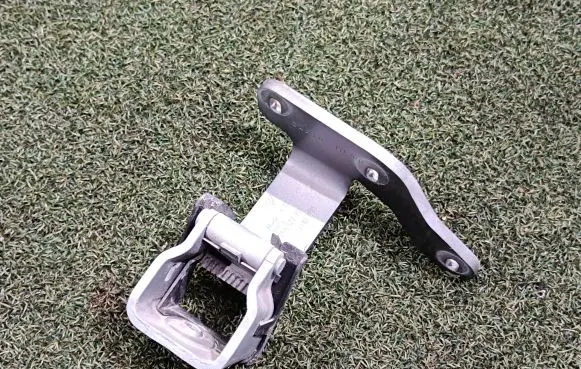 Tailgate/trunk/boot hinge