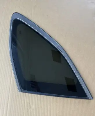 Subaru Outback (BS) Rear side window