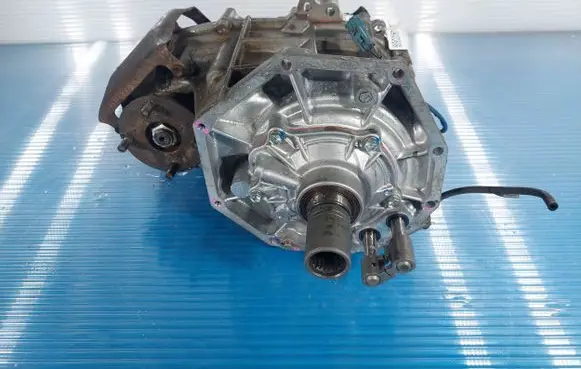 Toyota Hilux (AN10, AN20, AN30) Gearbox transfer box case 