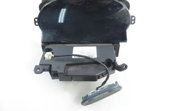 Toyota Yaris Speedometer (instrument cluster) 