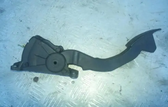Ford Focus Accelerator throttle pedal 4m519f836bh 4m51-9f836-bh
