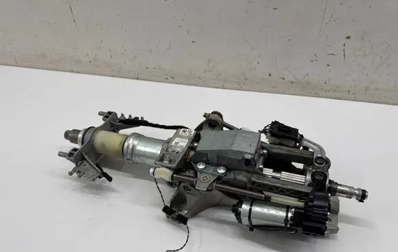 Steering wheel axle set