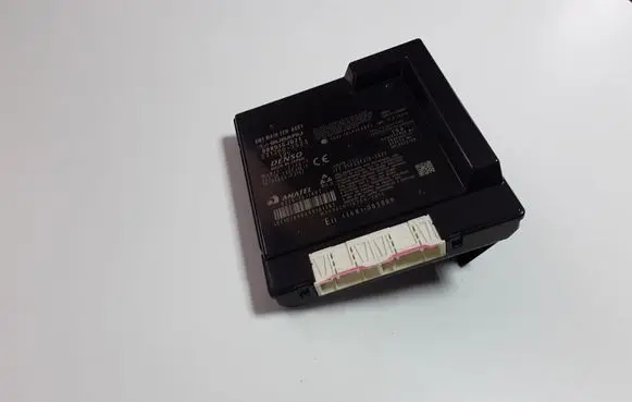 Subaru Forester SK Door central lock control unit/module 88801SJ021