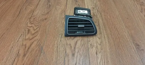 Renault Megane IV Dashboard side air vent grill/cover trim 687616296R