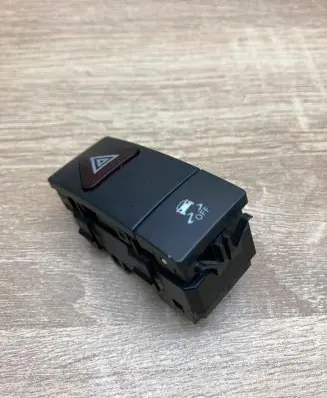 Mercedes-Benz E C207 W207 Hazard light switch 2128207210 33692402