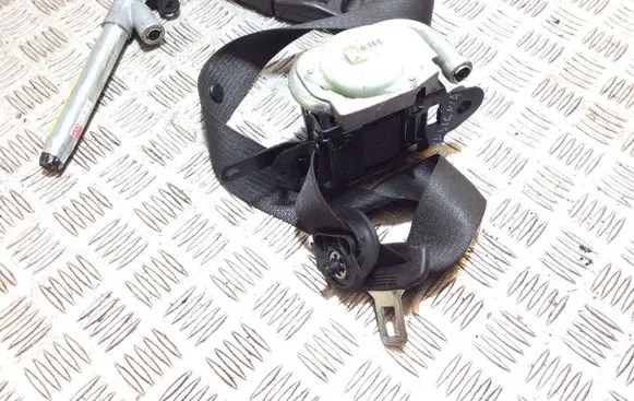 Opel Insignia A Front seatbelt 22072009
