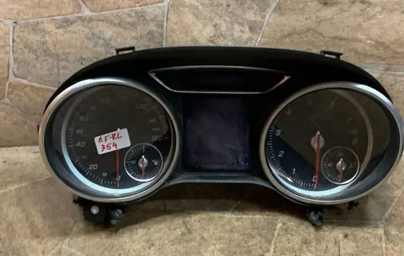 Speedometer (instrument cluster)