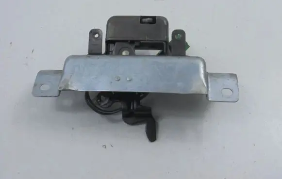 Nissan Terrano Tailgate/trunk/boot lock/catch/latch