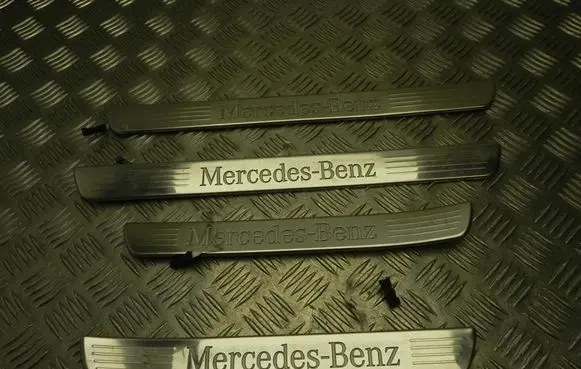 Mercedes-Benz GLE W167 Other sill/pillar trim element A1676861300 T8425