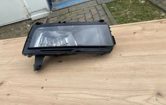 Volkswagen Touran III Front fog light 5TA941662A