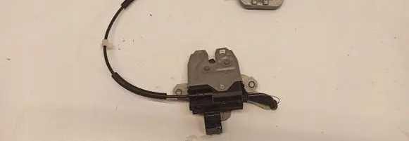 Volvo S40, V40 Tailgate/trunk/boot lock/catch/latch 31335048