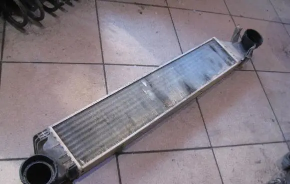 Mercedes-Benz C W203 Intercooler radiator A2035000000 22CDI85KW