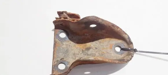 Subaru Impreza II Bracket in trunk/boot 