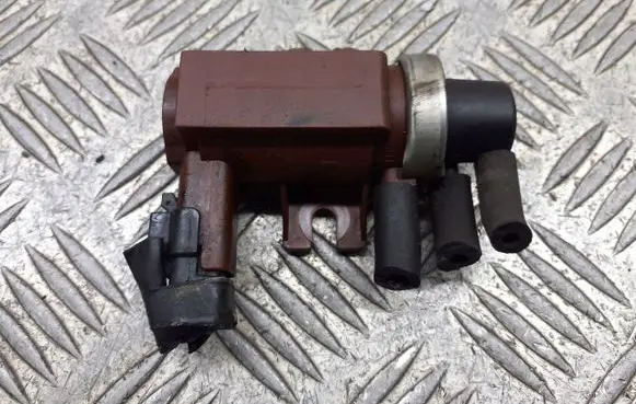 Ford Focus Valve vacuum 70096803