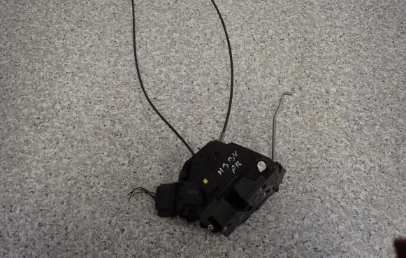 Mazda 3 I Rear door lock
