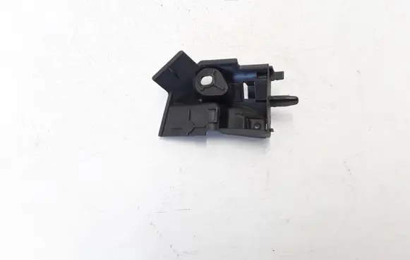 Volvo C30 Front bumper mounting bracket