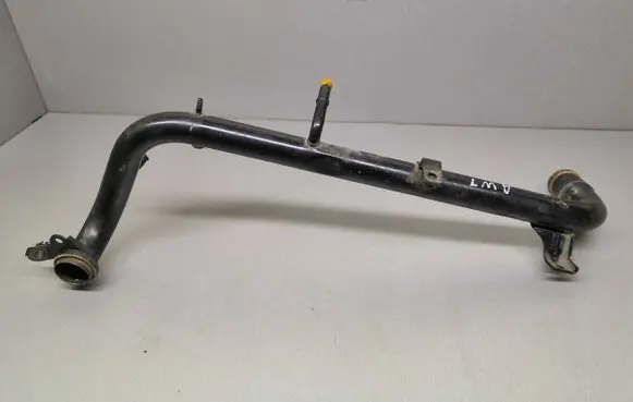 Volkswagen PASSAT B5.5 Engine coolant pipe/hose 06B121071L