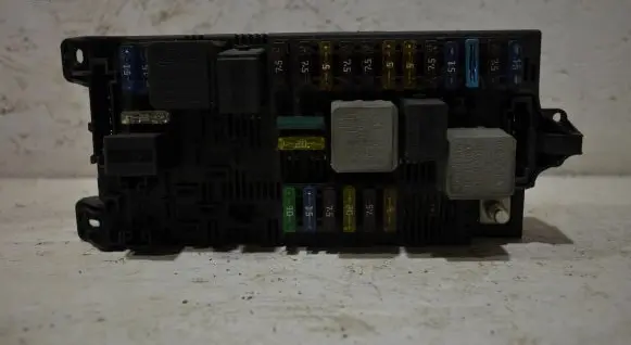 Mercedes-Benz E W211 Fuse module 2115453801