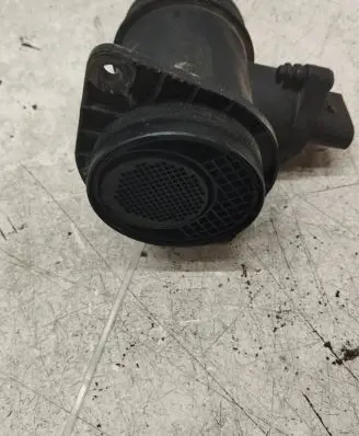 Volkswagen PASSAT B5.5 Mass air flow meter 038906461 0281002463