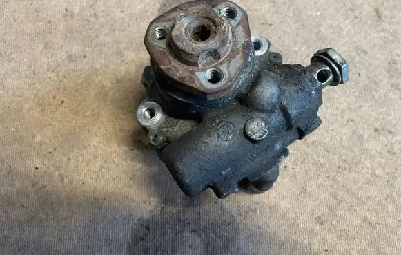 Audi TT Mk1 Power steering pump 8N0145154A