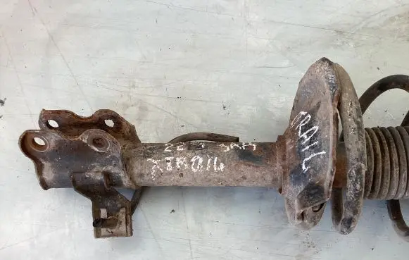 Nissan X-Trail T30 Rear shock absorber with coil spring 