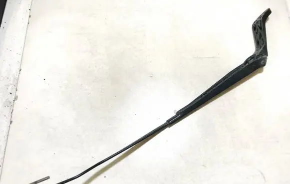 Front wiper blade arm