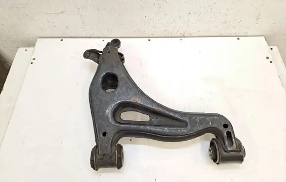 Mercedes-Benz E W210 Front lower control arm/wishbone