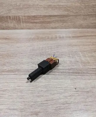Nissan X-Trail T30 Clutch pedal sensor 5209U