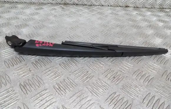 Jeep Grand Cherokee Rear wiper blade arm 