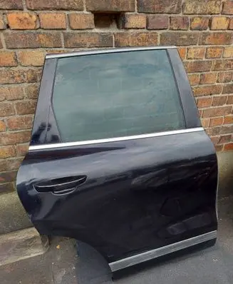 Volkswagen Touareg II Rear door 7P0833312