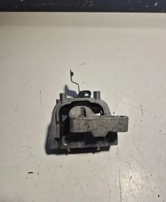 Volkswagen Touran II Engine mount bracket 1K0199262CN
