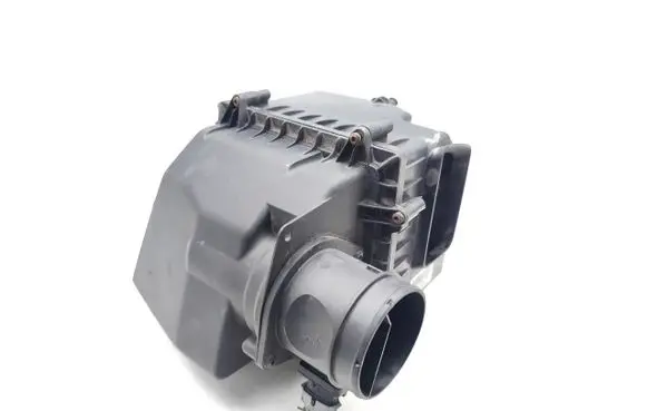 Jaguar XE Air filter box GX739600DB