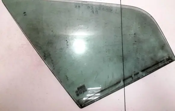 Renault Scenic I Front door vent window glass four-door 