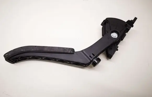 Volkswagen Golf VII Accelerator throttle pedal 7L0723507D 6PV00802624